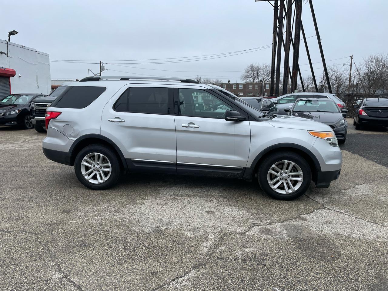 Ford Explorer 4WD 4dr XLT 2014