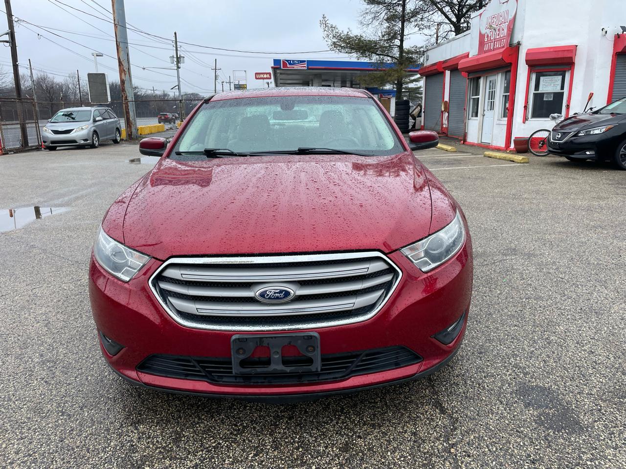 Ford Taurus 4dr Sdn SEL AWD 2015