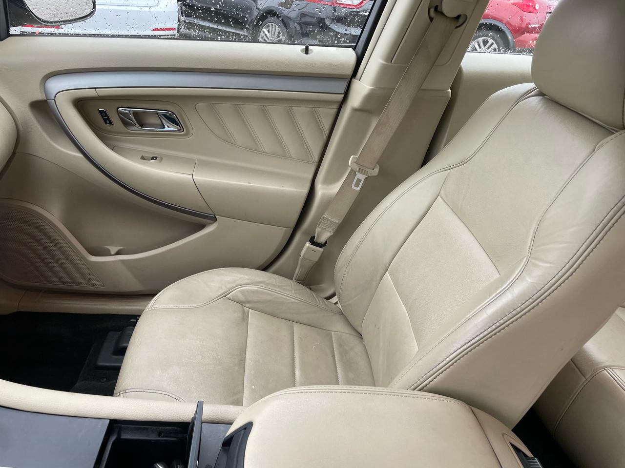 Ford Taurus 4dr Sdn SEL AWD 2015