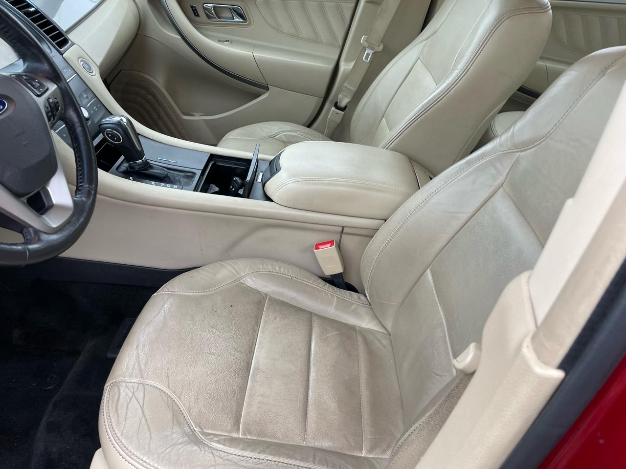 Ford Taurus 4dr Sdn SEL AWD 2015