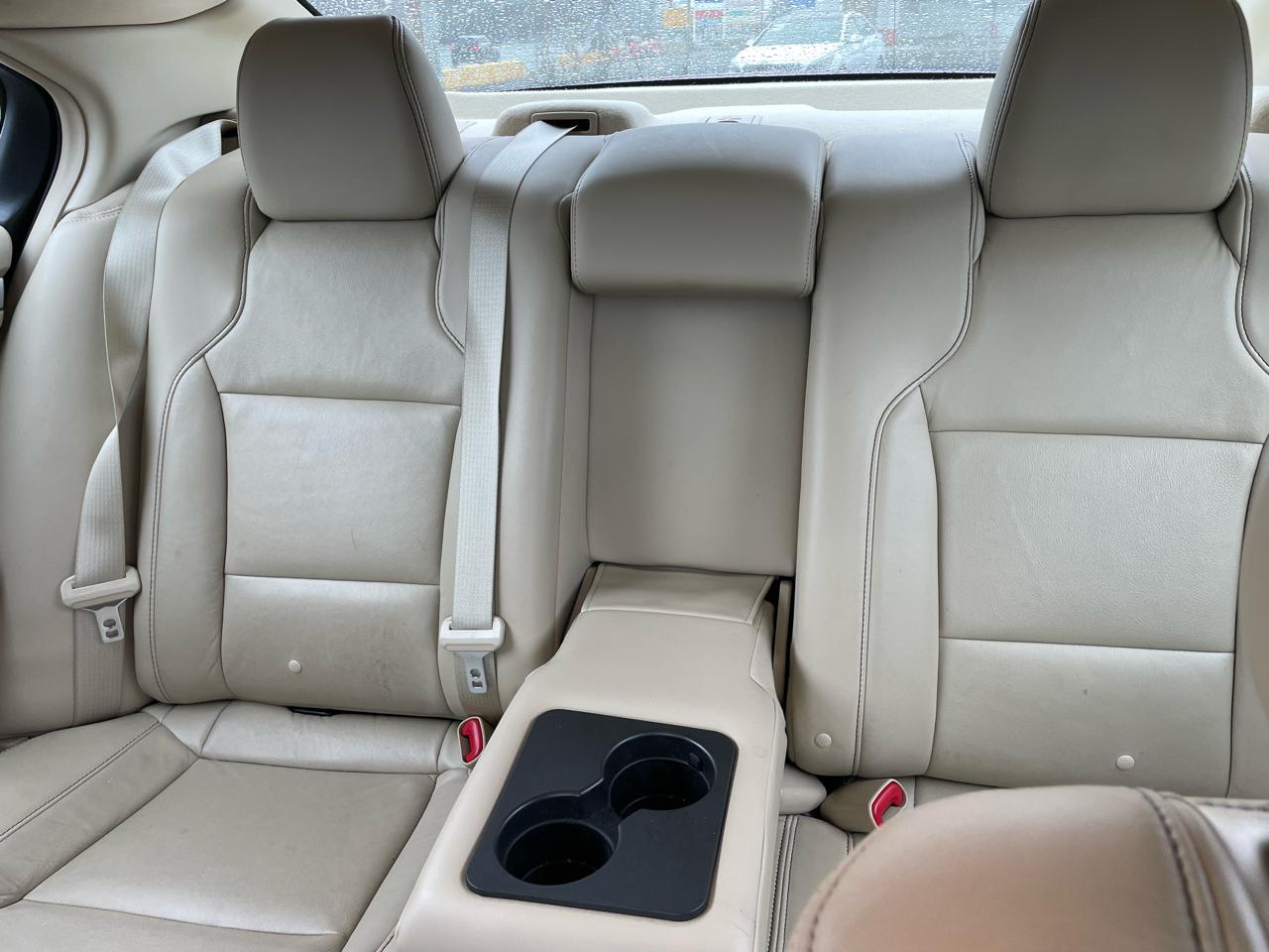 Ford Taurus 4dr Sdn SEL AWD 2015