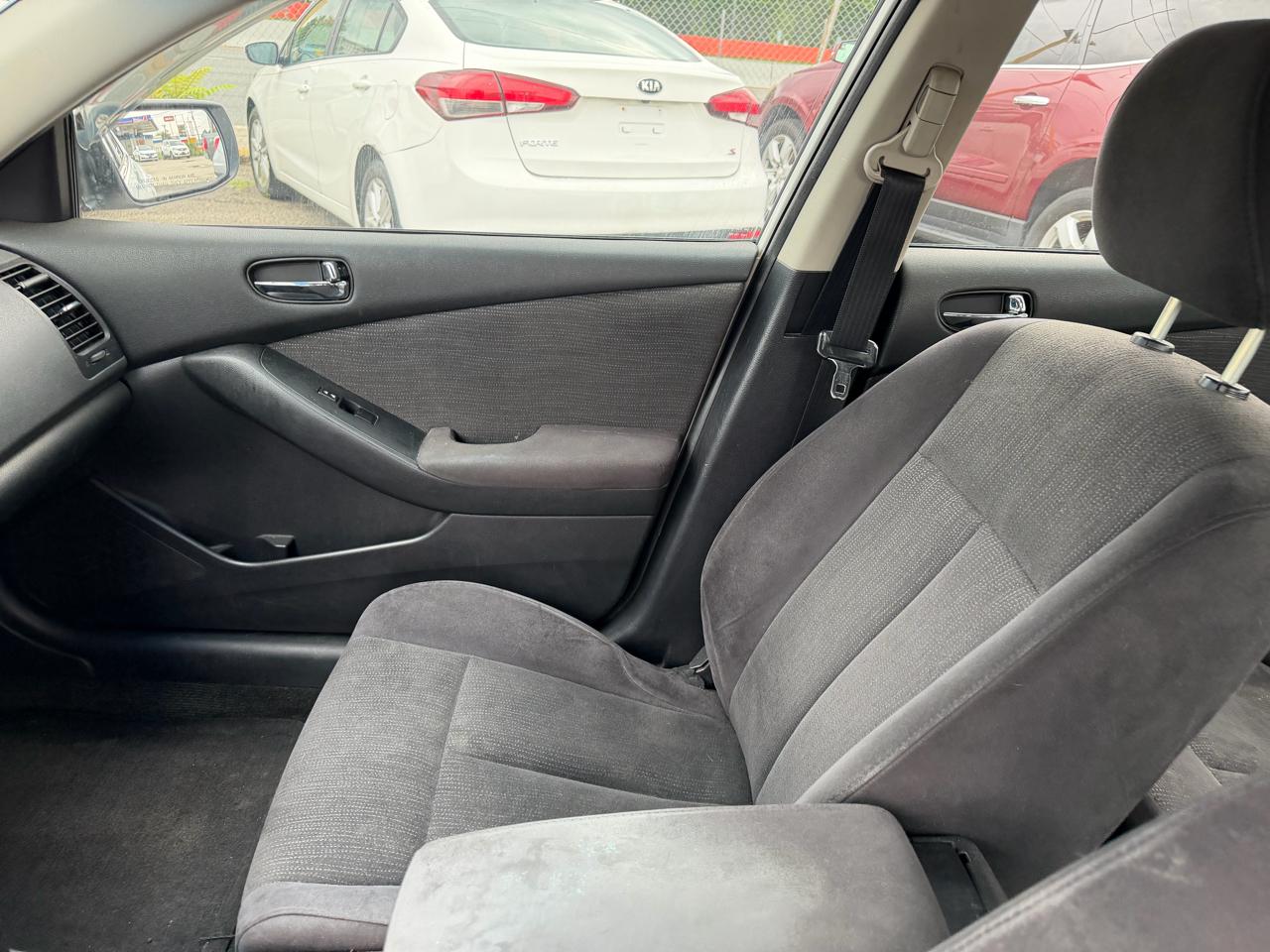 Nissan Altima 4dr Sdn I4 CVT 2.5 S 2011