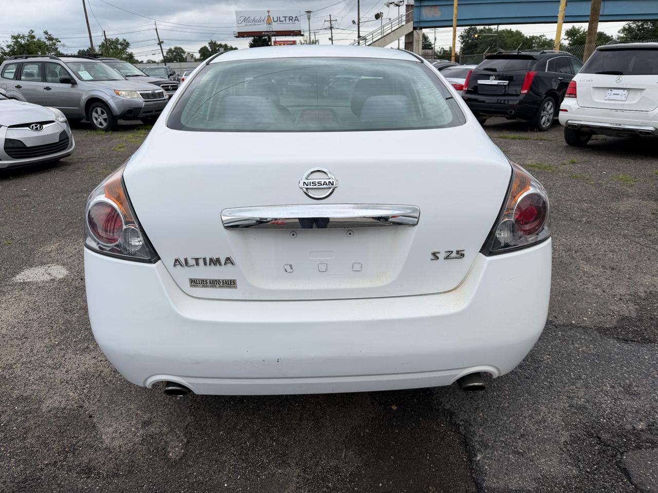 Nissan Altima 4dr Sdn I4 CVT 2.5 S 2011