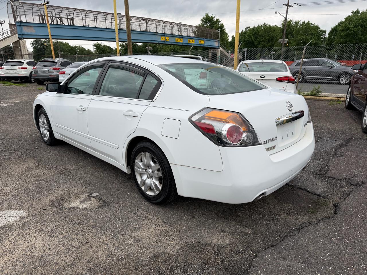 Nissan Altima 4dr Sdn I4 CVT 2.5 S 2011
