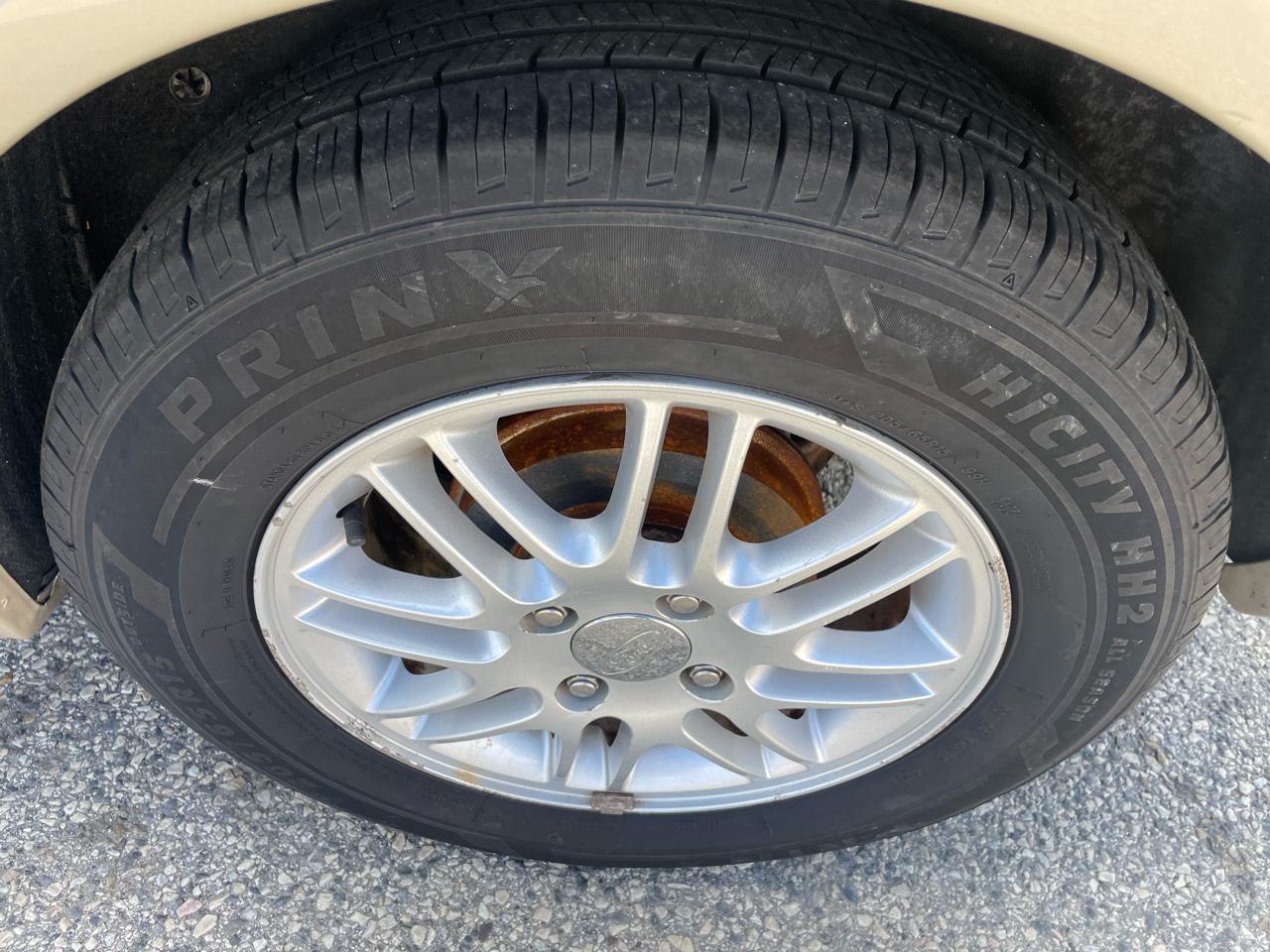 Ford Focus 4dr Sdn ZX4 SES 2006