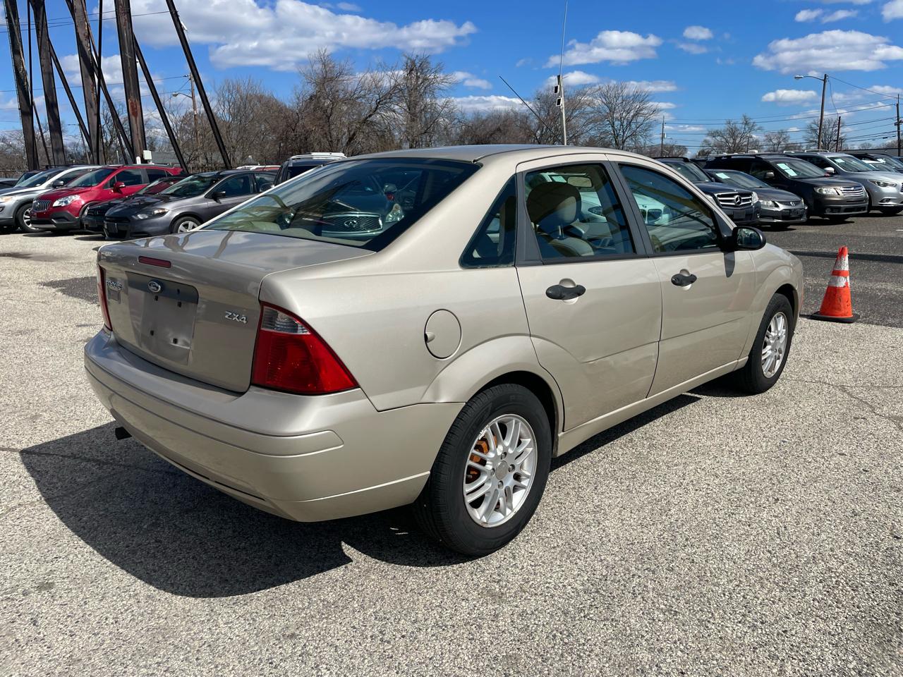 Ford Focus 4dr Sdn ZX4 SES 2006