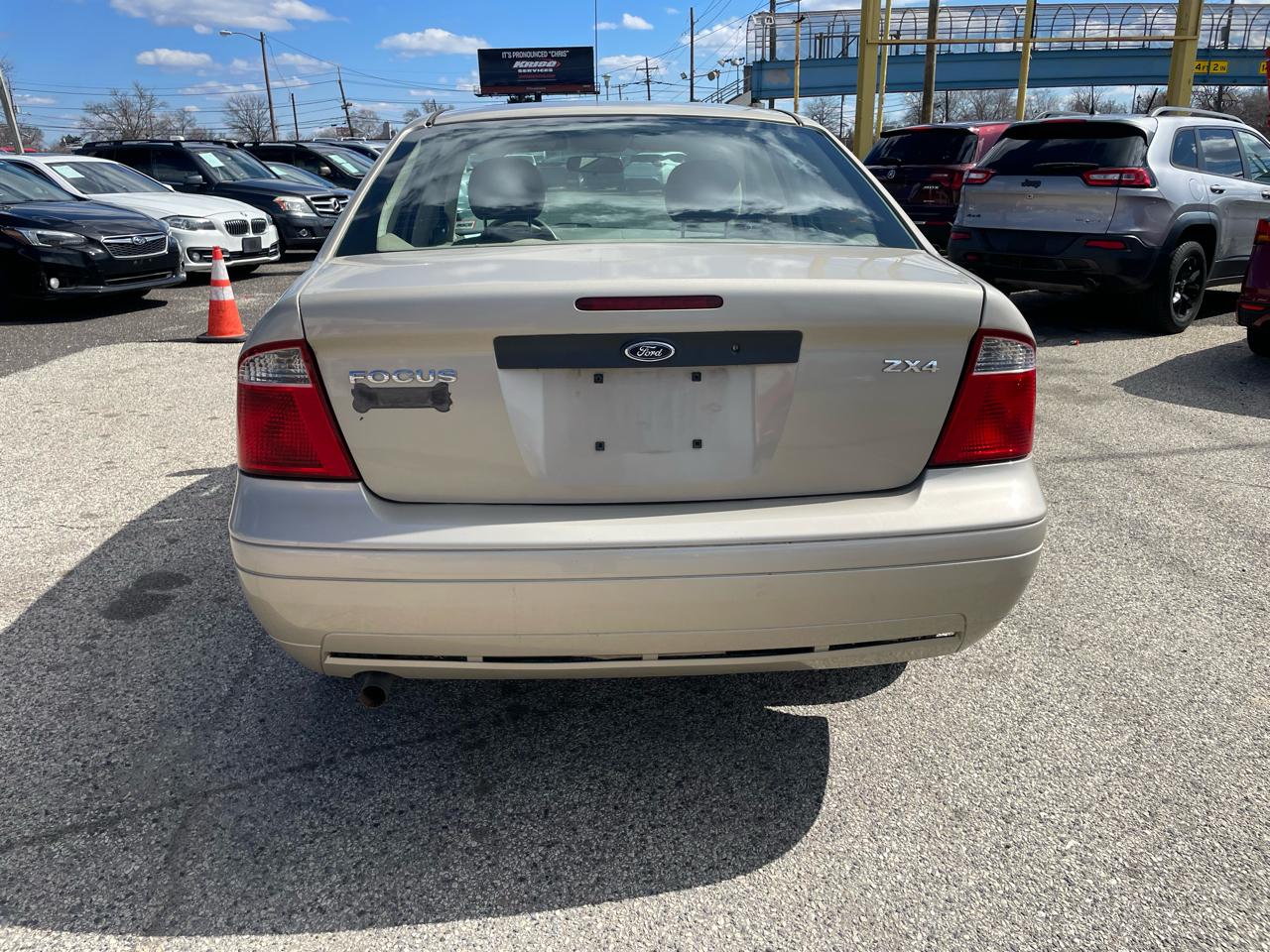 Ford Focus 4dr Sdn ZX4 SES 2006
