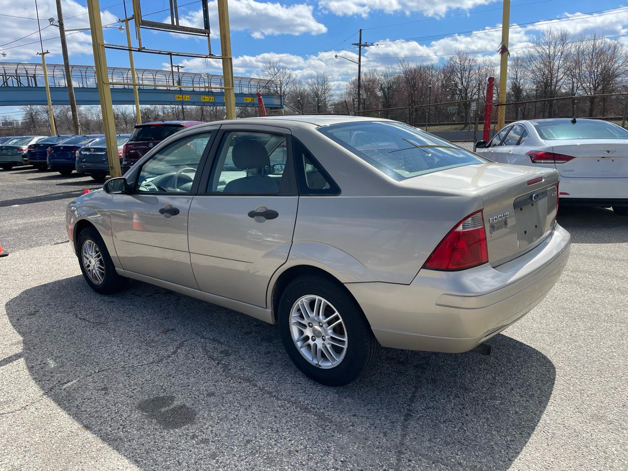 Ford Focus 4dr Sdn ZX4 SES 2006