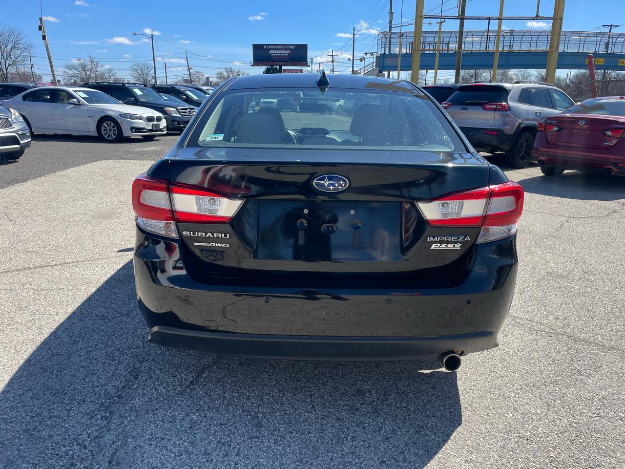 Subaru Impreza 2.0i Limited 4-door CVT 2017