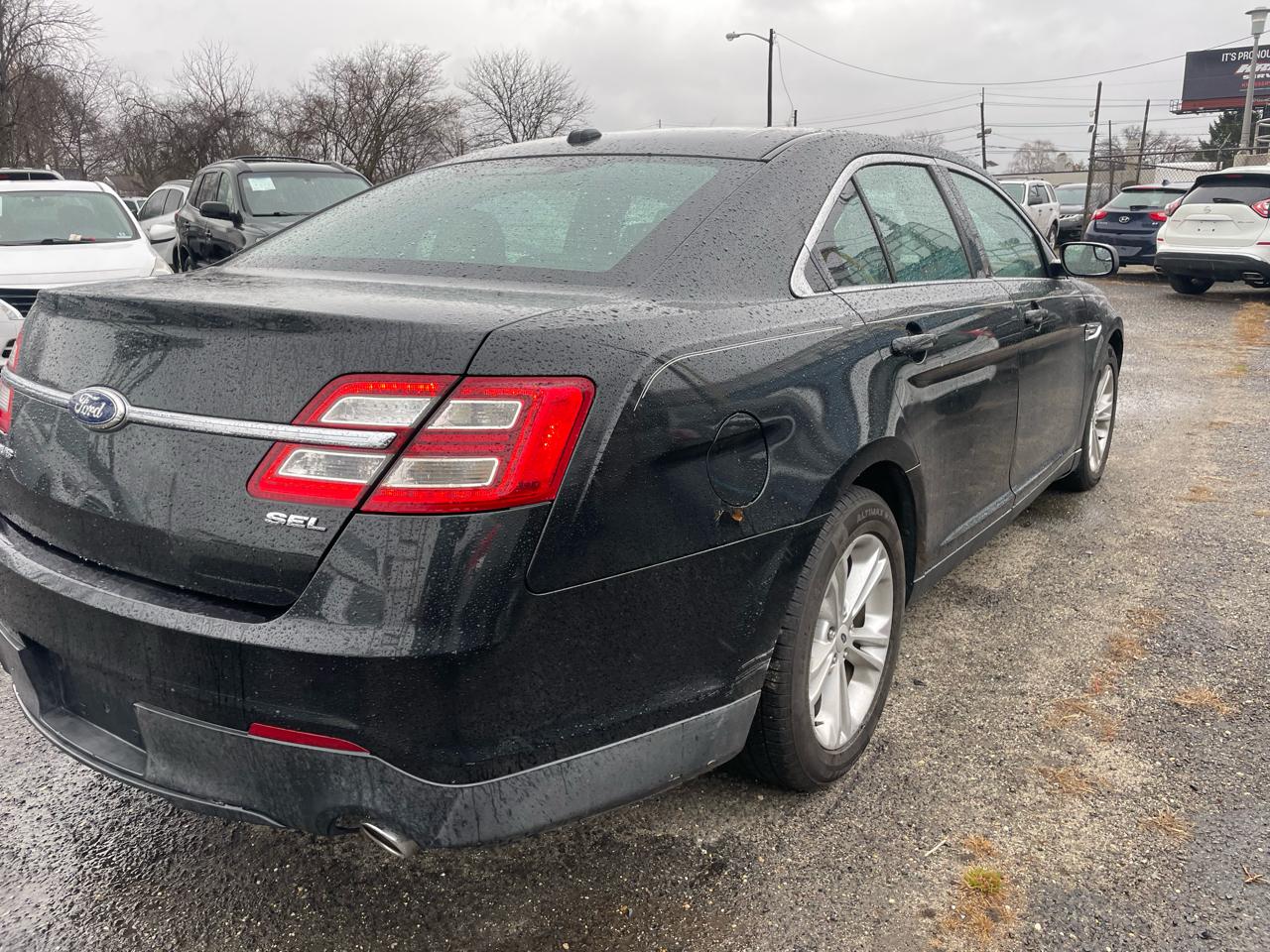 Ford Taurus 4dr Sdn SEL FWD 2014