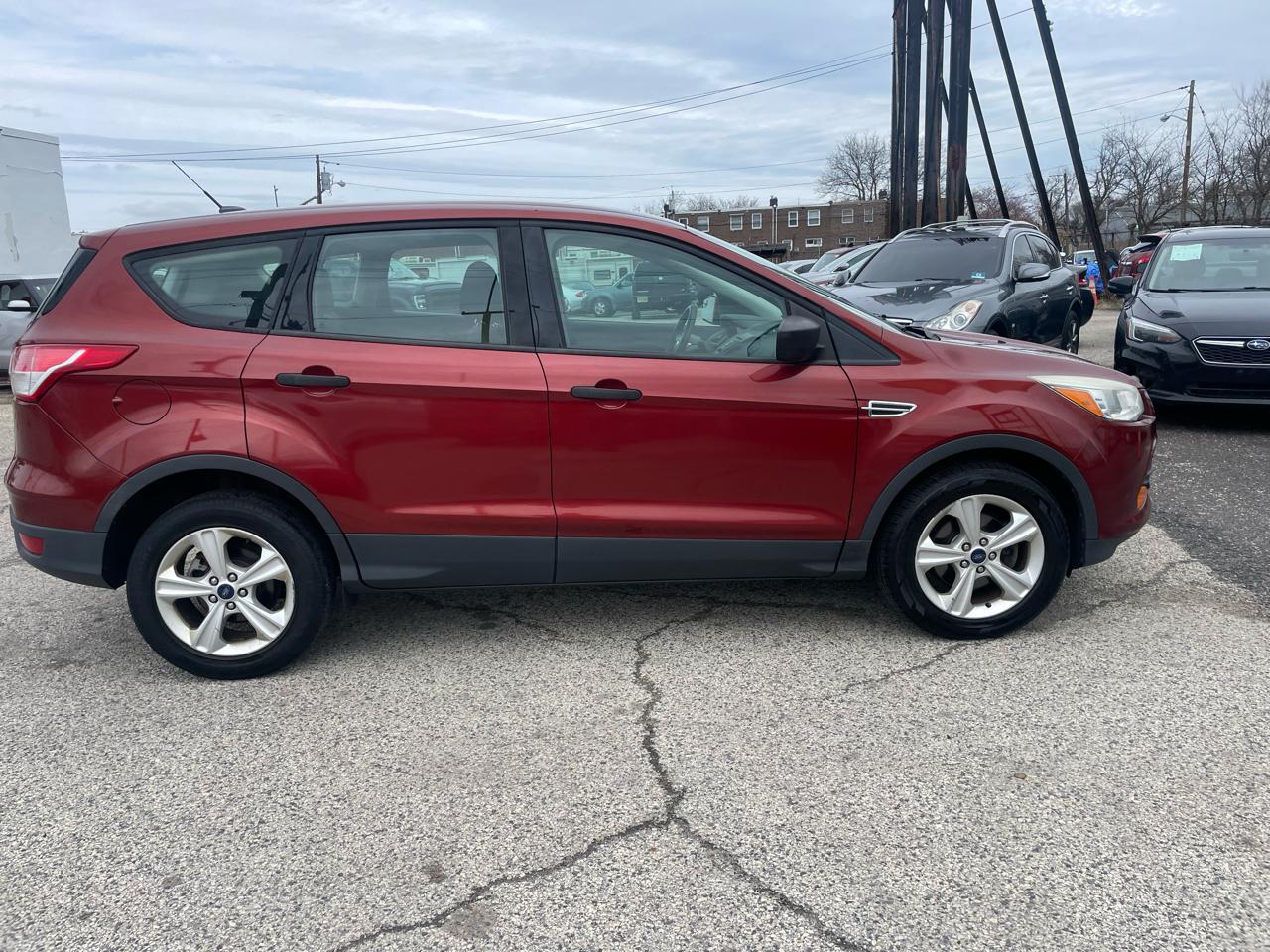 Ford Escape FWD 4dr S 2014