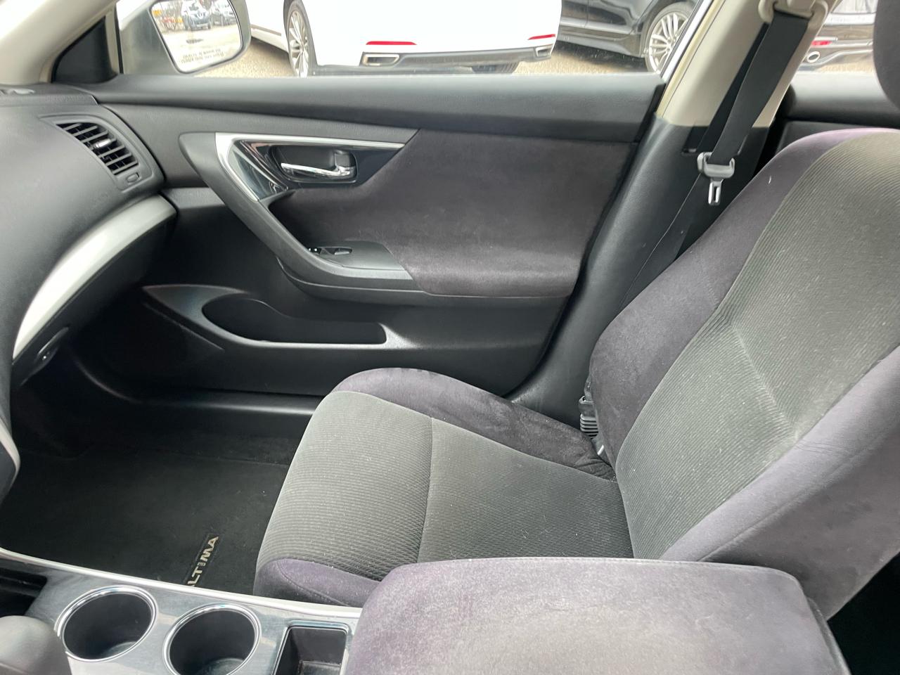 Nissan Altima 4dr Sdn I4 2.5 S 2013