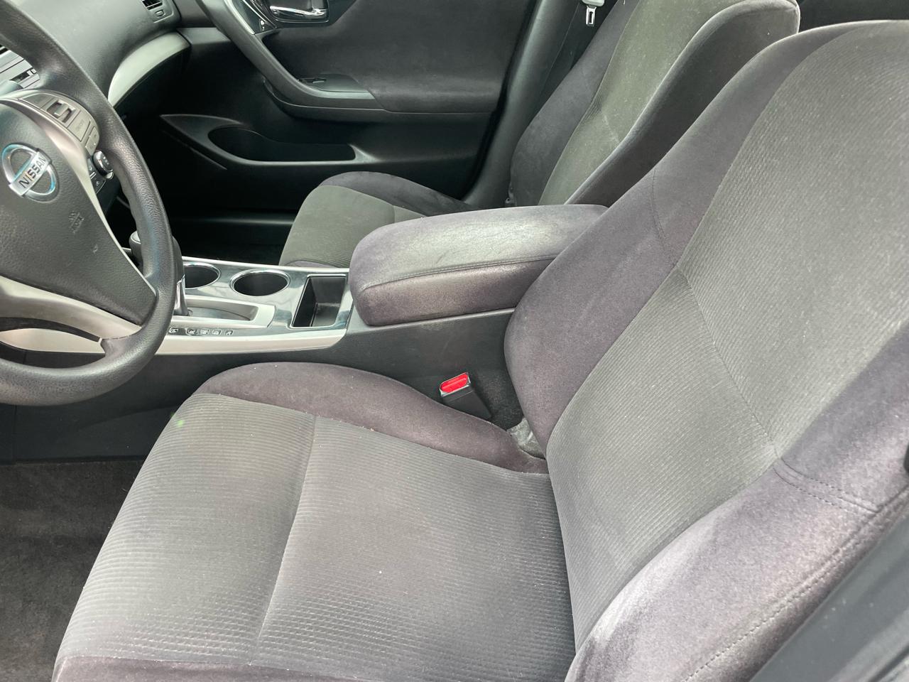 Nissan Altima 4dr Sdn I4 2.5 S 2013