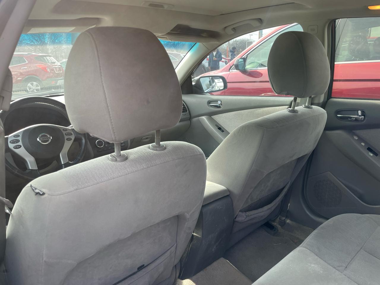 Nissan Altima 4dr Sdn I4 CVT 2.5 S 2010