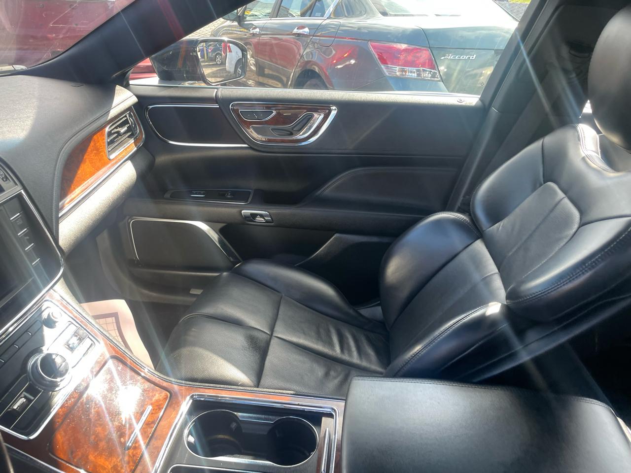 Lincoln Continental Livery AWD 2017