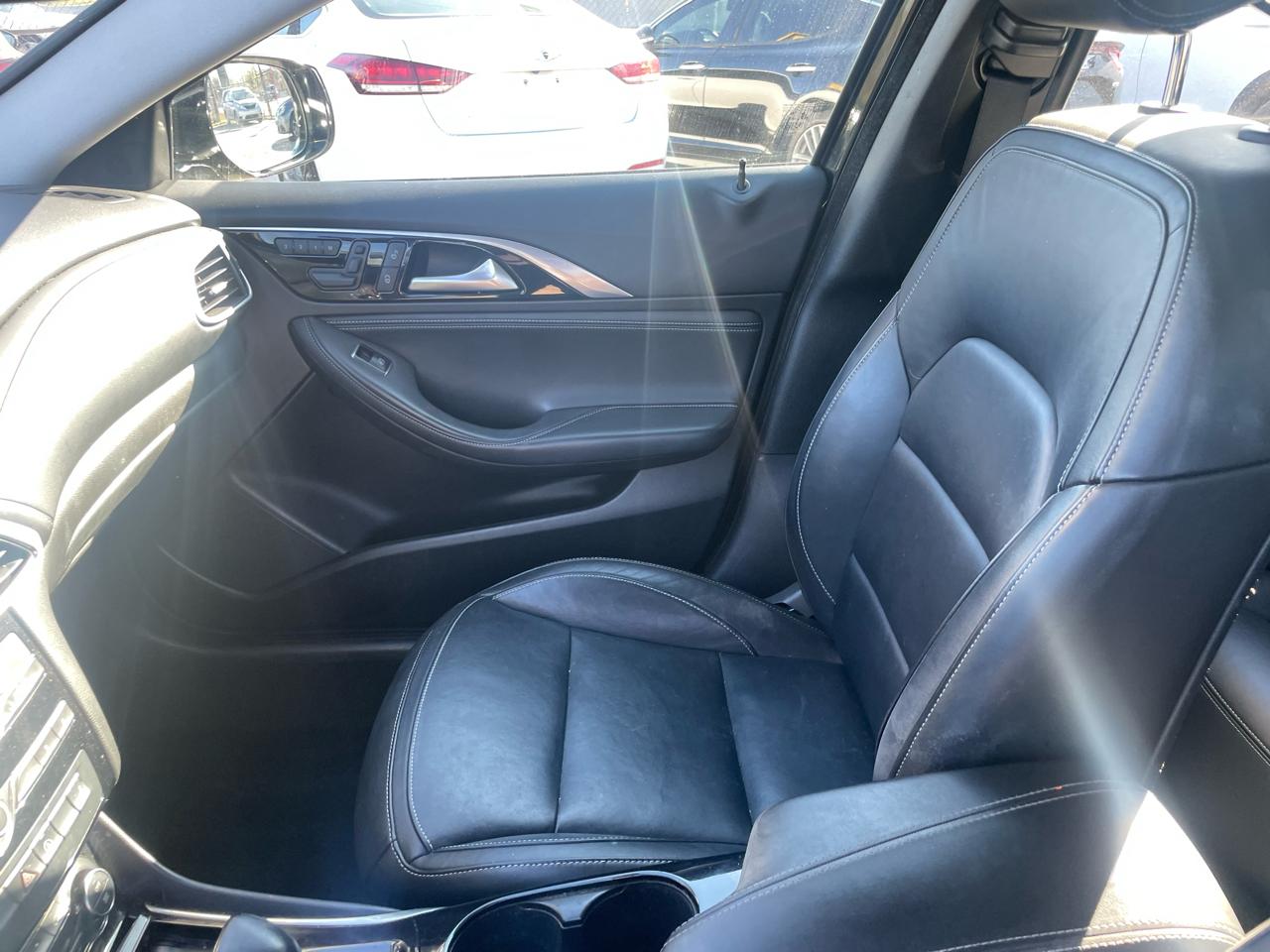 Infiniti QX30 Luxury AWD 2018