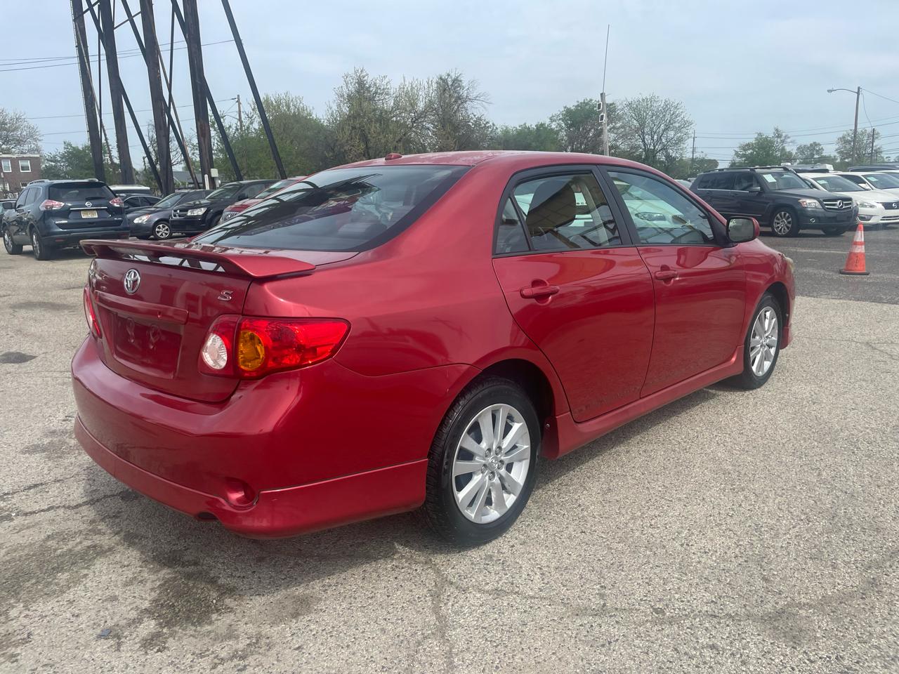 Toyota Corolla 4dr Sdn LE Auto (Natl) 2009