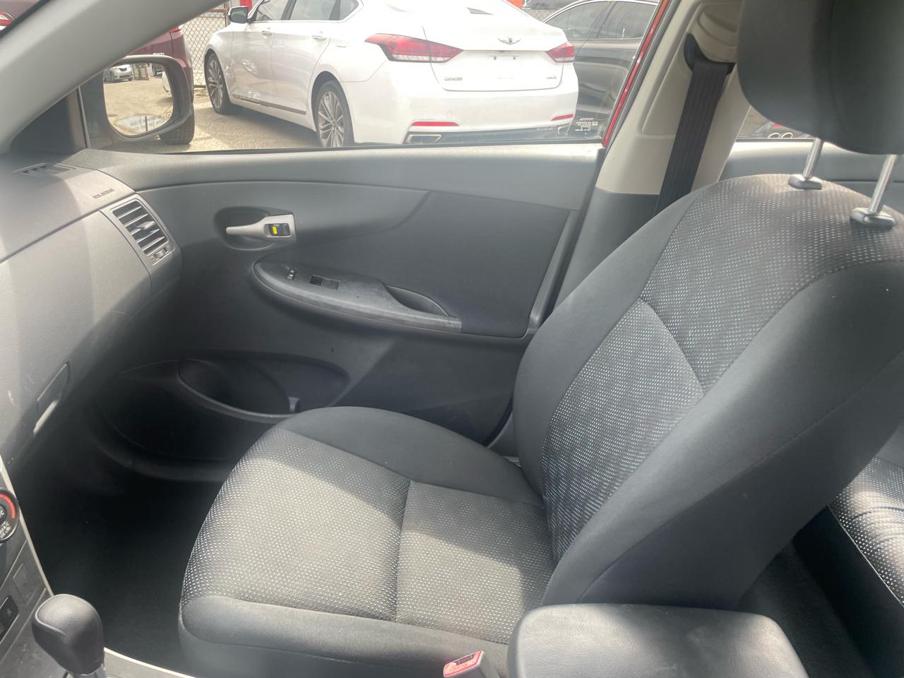 Toyota Corolla 4dr Sdn LE Auto (Natl) 2009