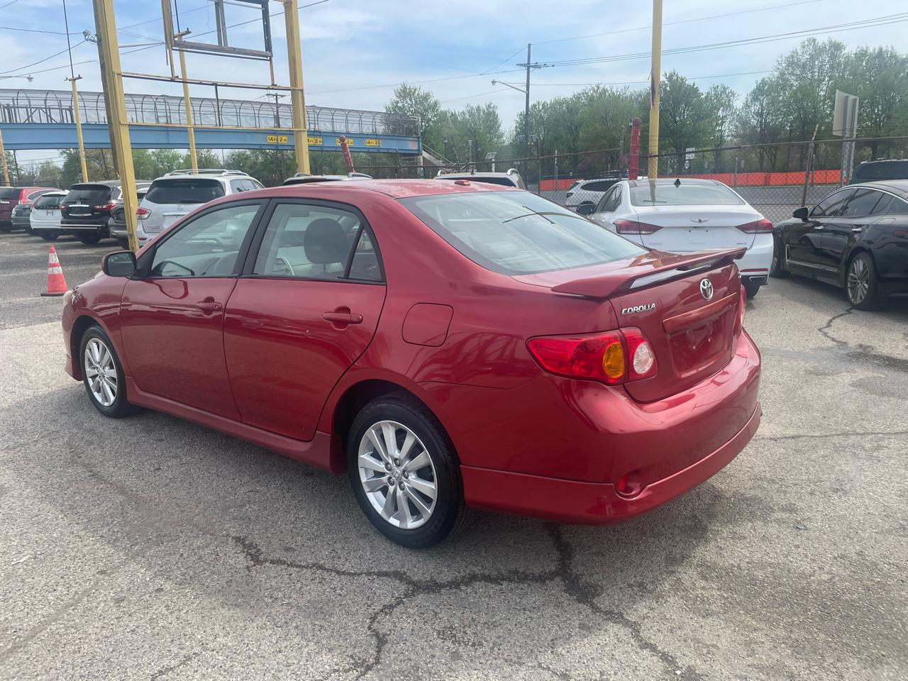 Toyota Corolla 4dr Sdn LE Auto (Natl) 2009