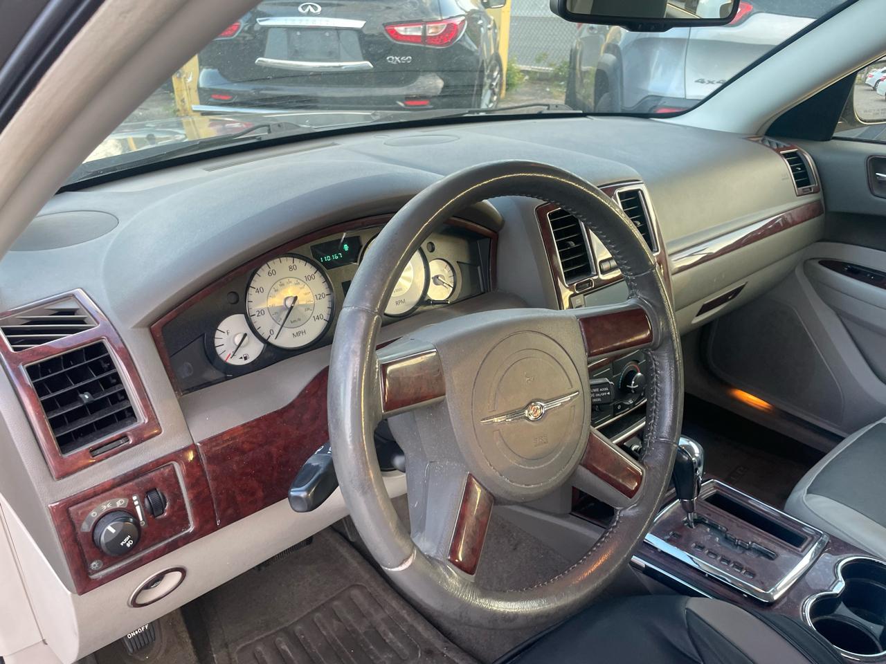 Chrysler 300 4dr Sdn 300 Touring RWD 2008