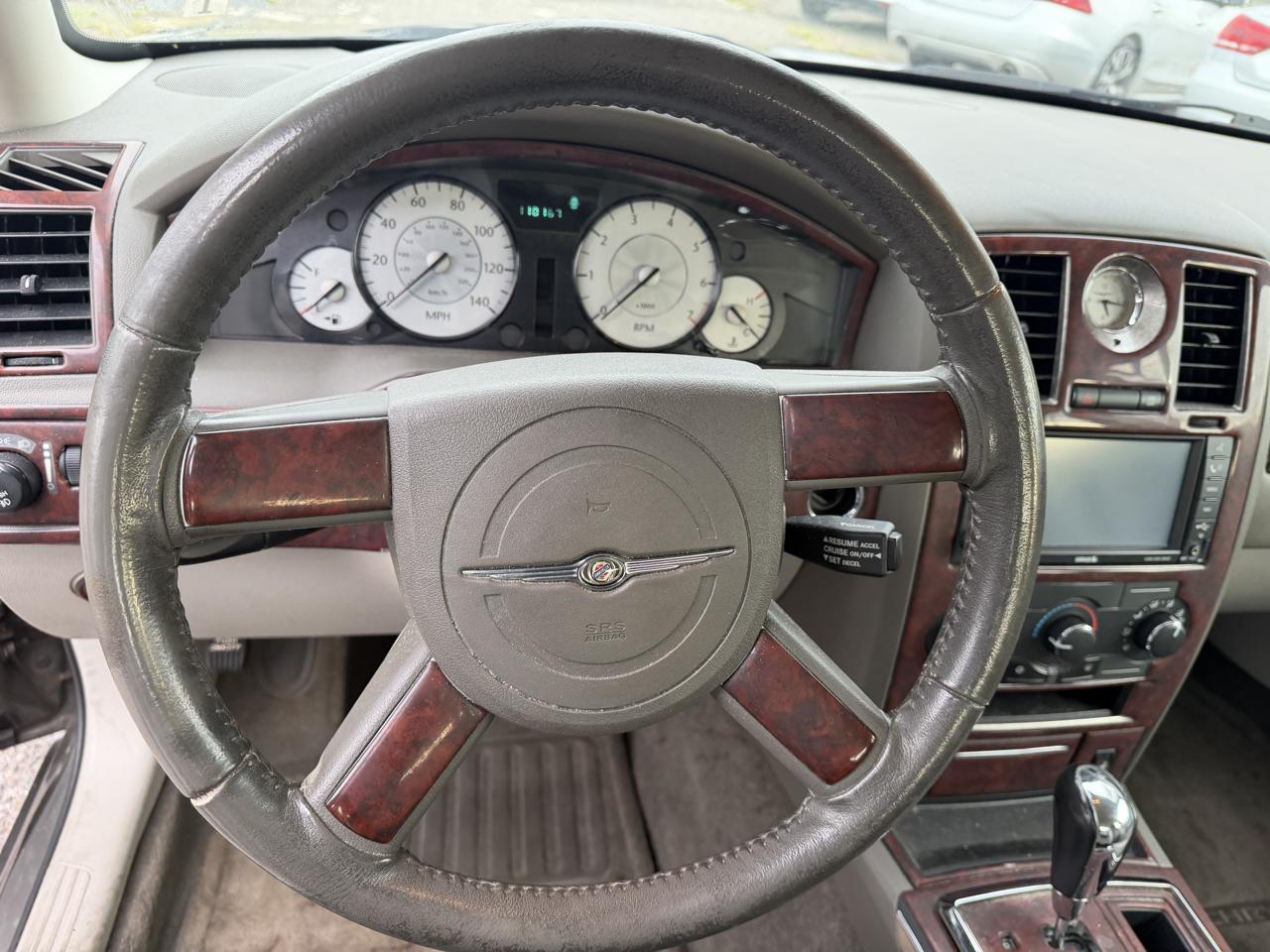 Chrysler 300 4dr Sdn 300 Touring RWD 2008