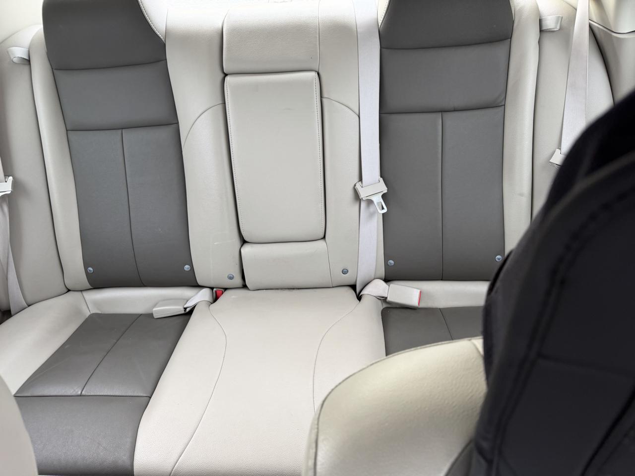 Chrysler 300 4dr Sdn 300 Touring RWD 2008