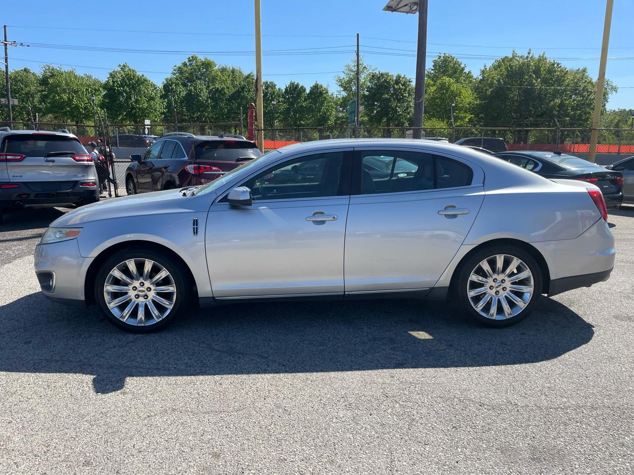 Lincoln MKS 4dr Sdn 3.7L FWD 2012