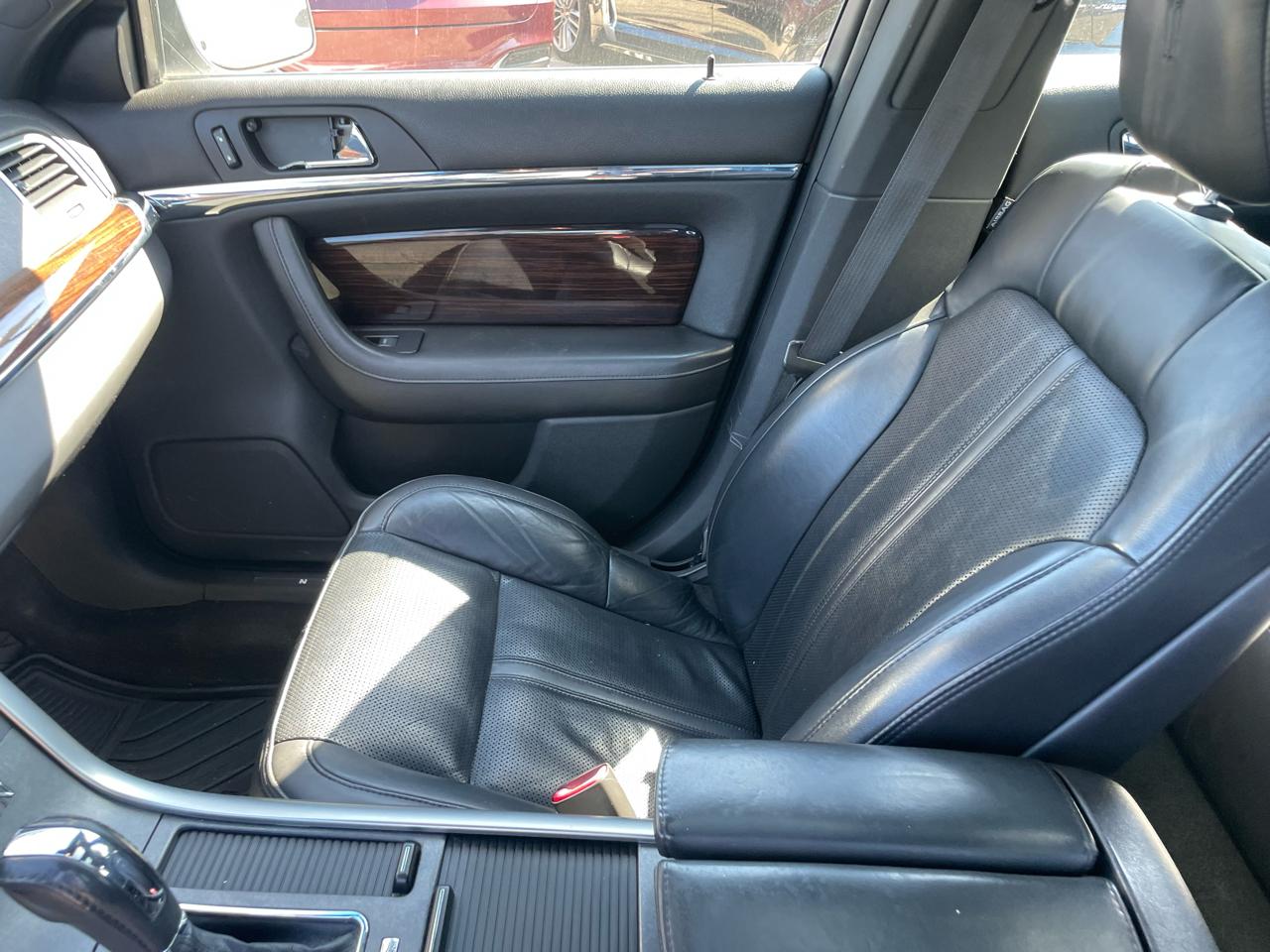 Lincoln MKS 4dr Sdn 3.7L FWD 2012