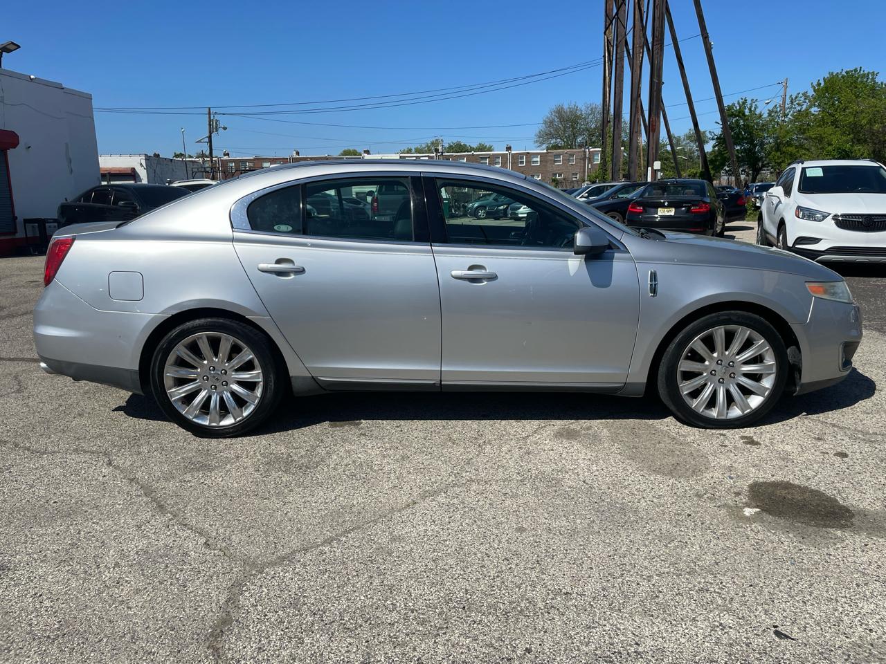 Lincoln MKS 4dr Sdn 3.7L FWD 2012