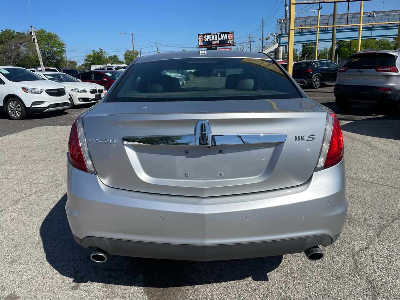 Lincoln MKS 4dr Sdn 3.7L FWD 2012