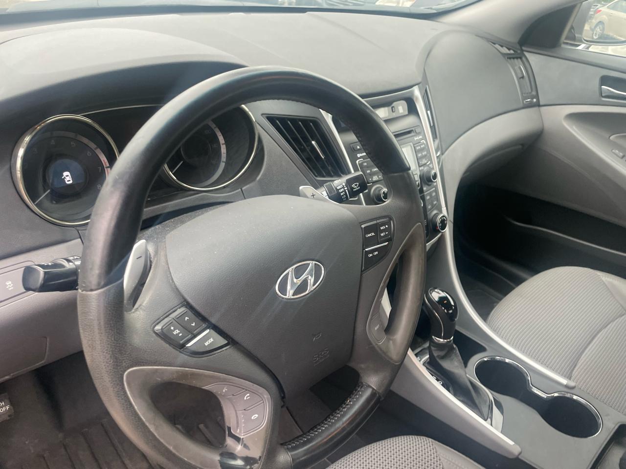 Hyundai Sonata 4dr Sdn 2.0L Auto SE 2011