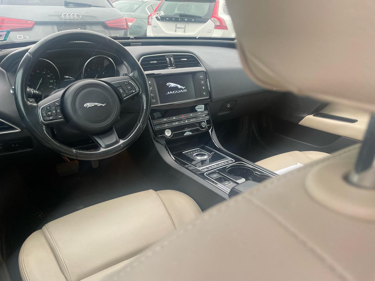 Jaguar XE 25t Premium RWD 2017