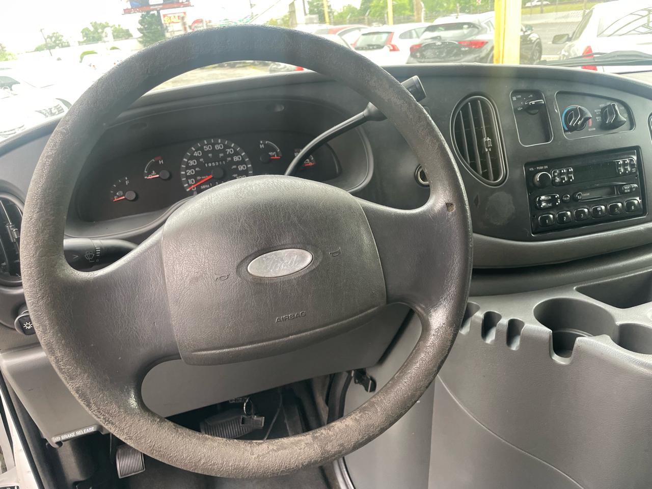 Ford Econoline Cargo Van E-250 2003