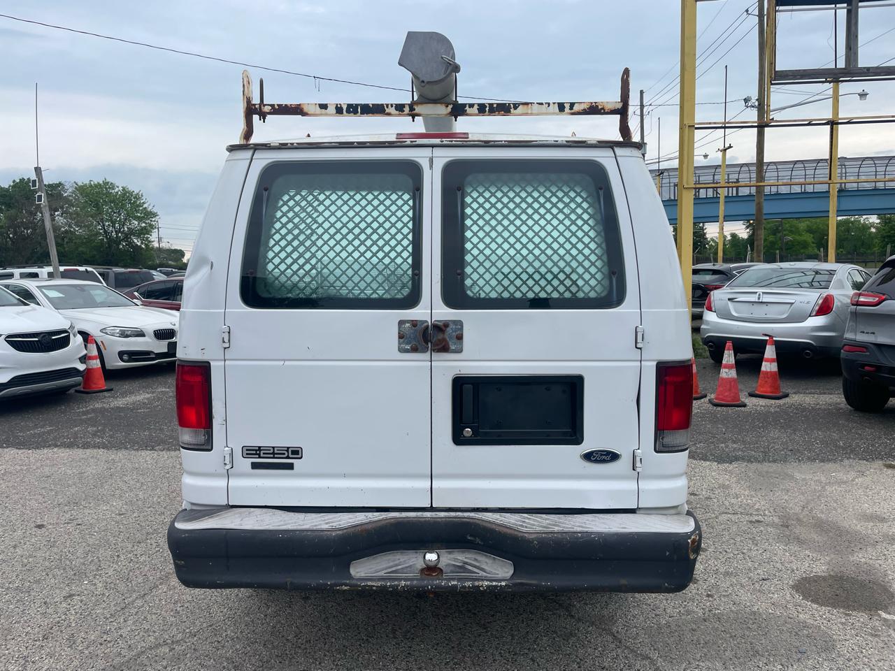 Ford Econoline Cargo Van E-250 2003