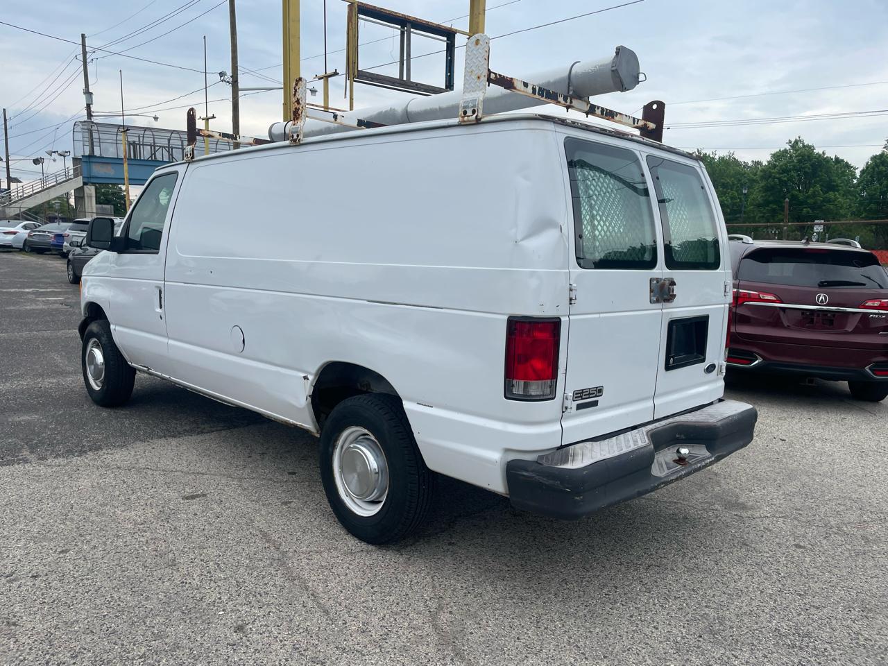 Ford Econoline Cargo Van E-250 2003