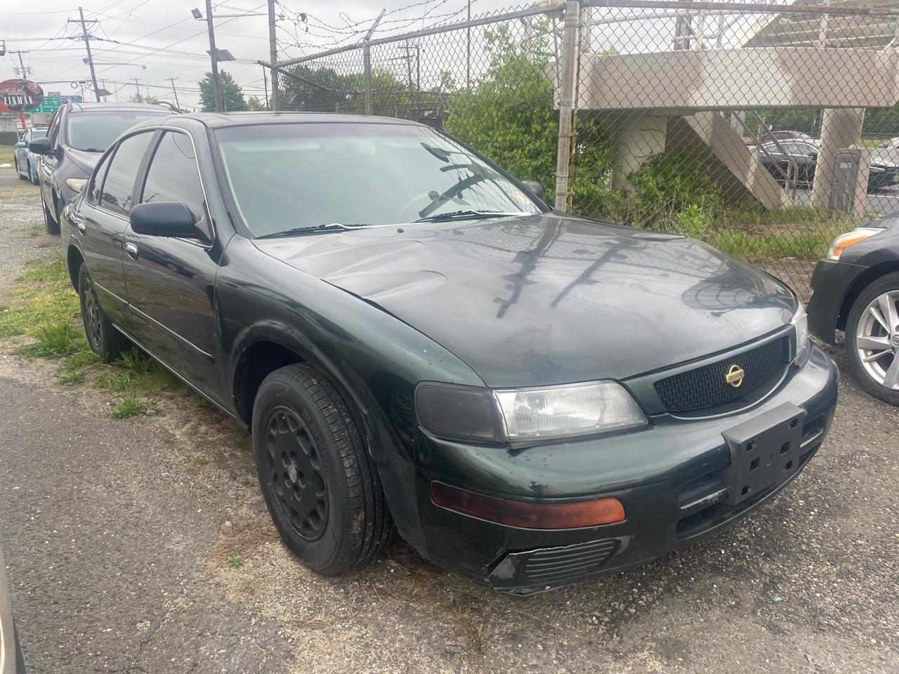 Nissan Maxima 4dr Sdn GLE Auto 1996