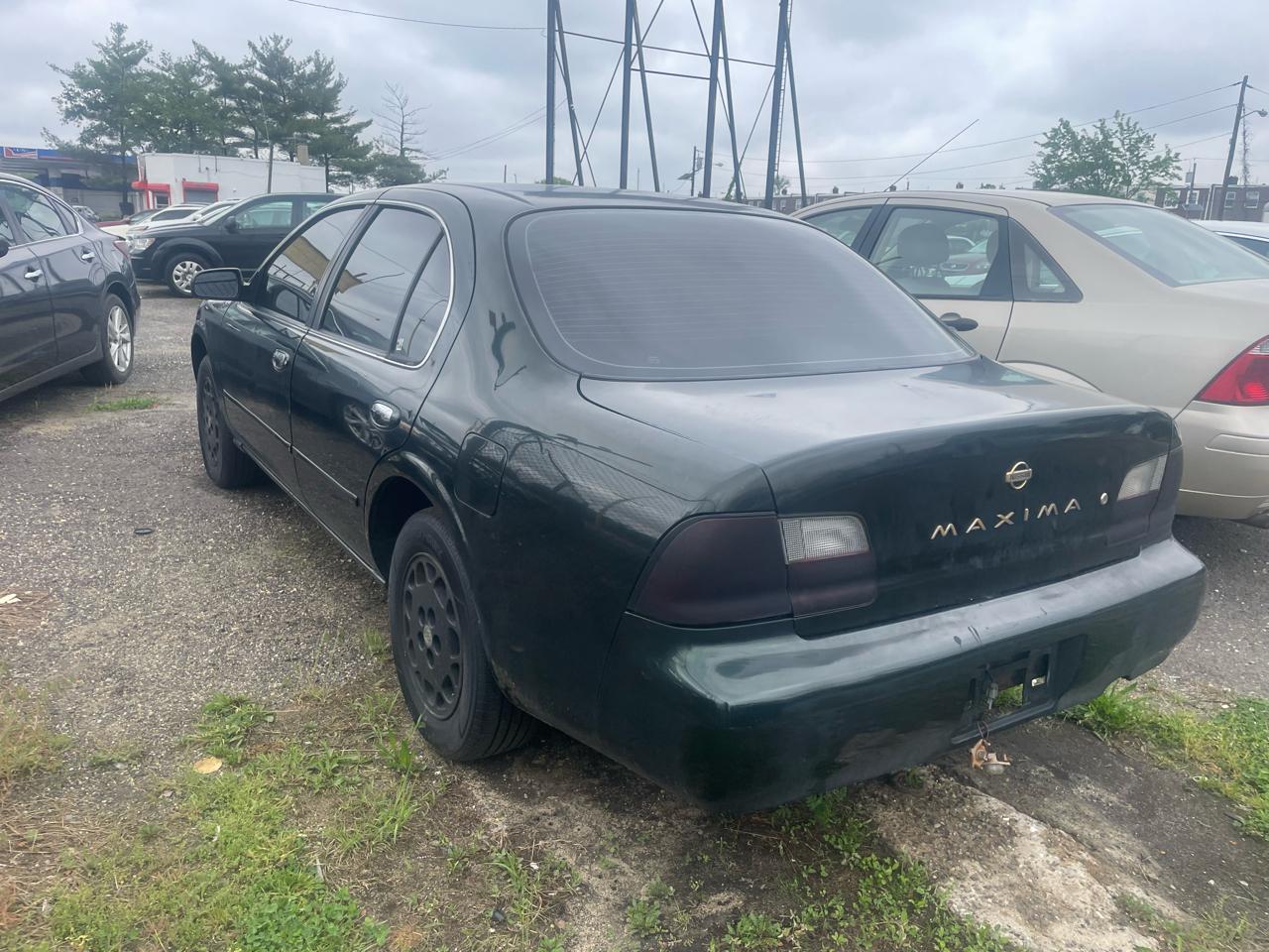Nissan Maxima 4dr Sdn GLE Auto 1996