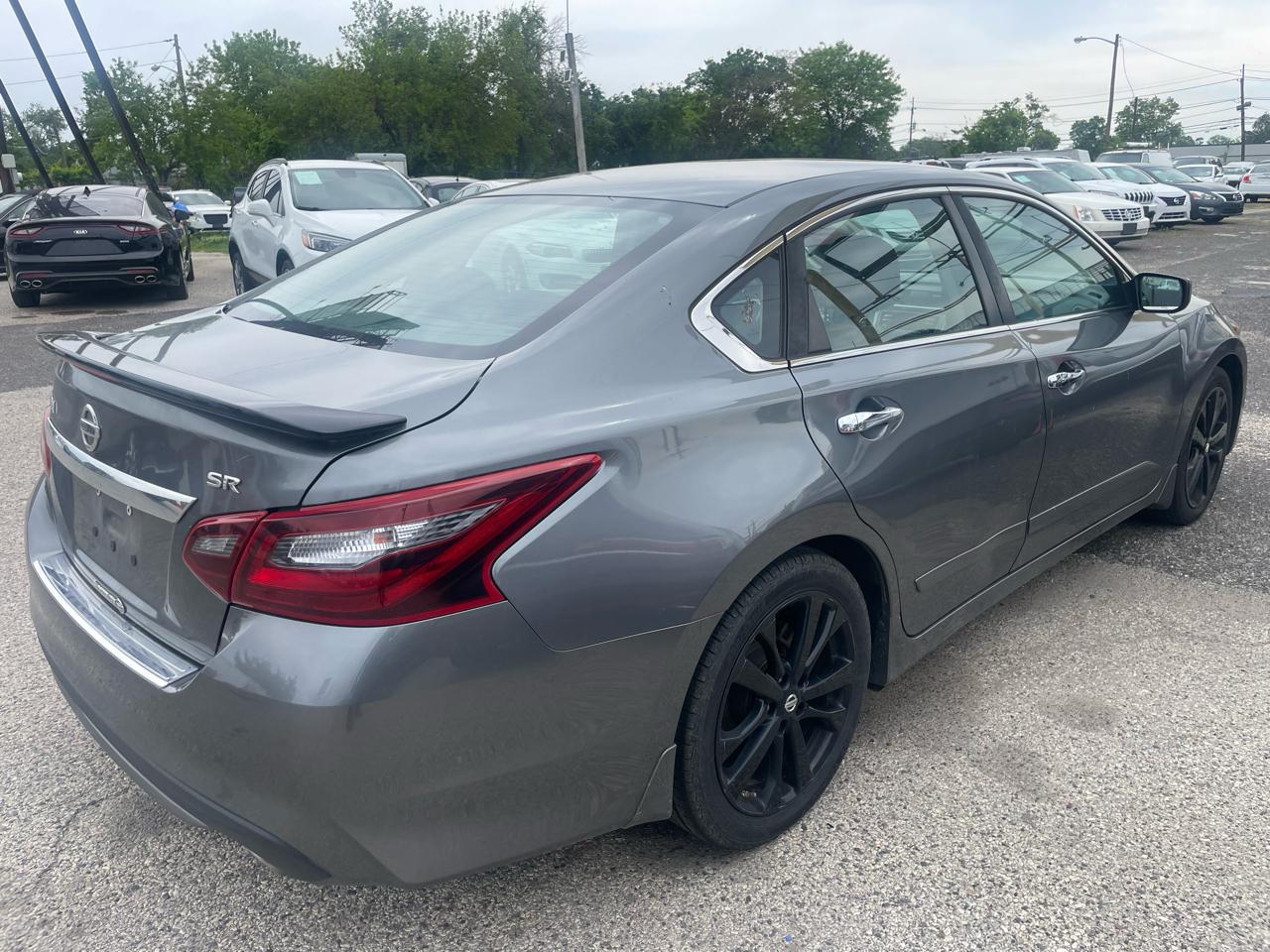 Nissan Altima 2.5 SR Sedan 2017