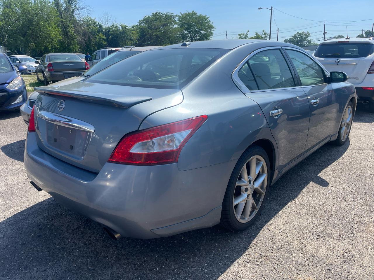Nissan Maxima 4dr Sdn V6 CVT 3.5 SV w/Sport Pkg 2010