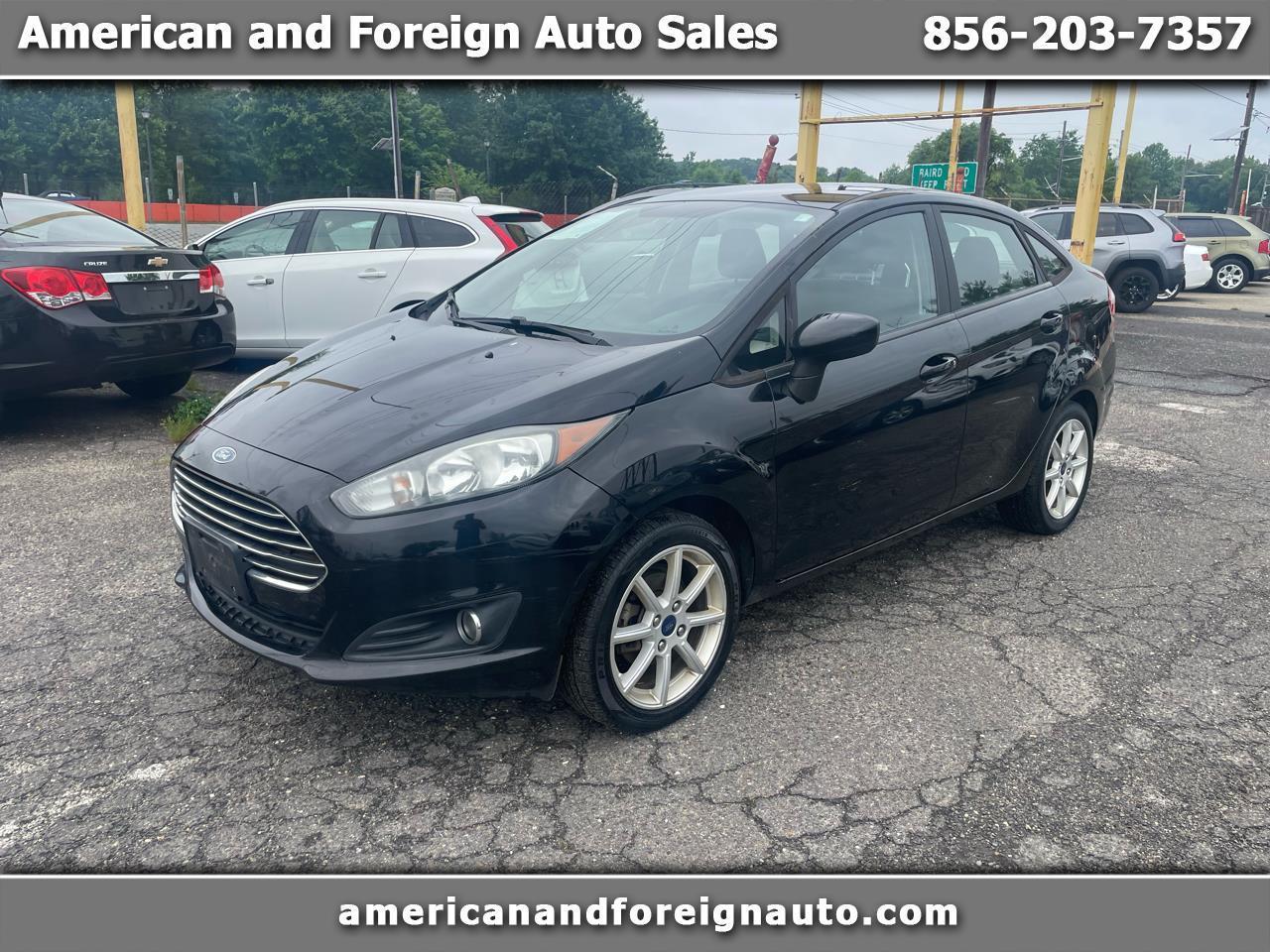 2017 Ford Fiesta SE Sedan's photo