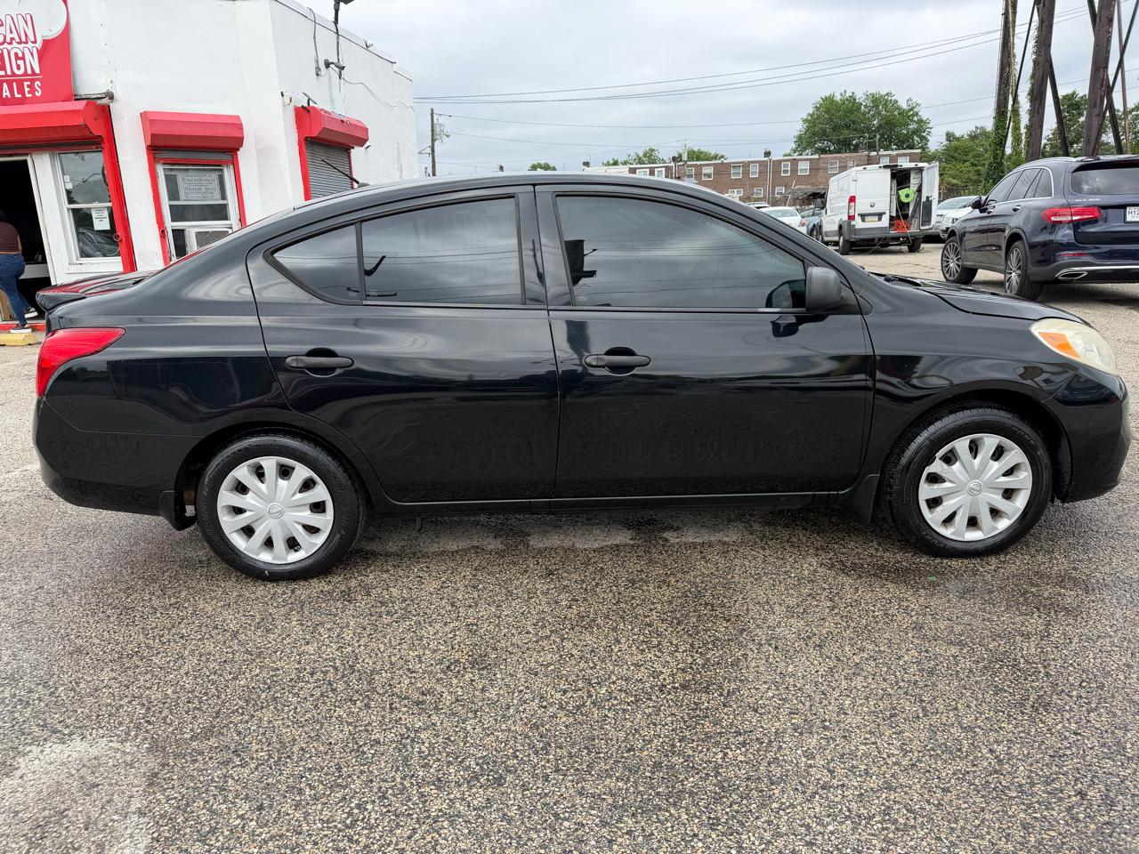 Nissan Versa 4dr Sdn CVT 1.6 S Plus 2014