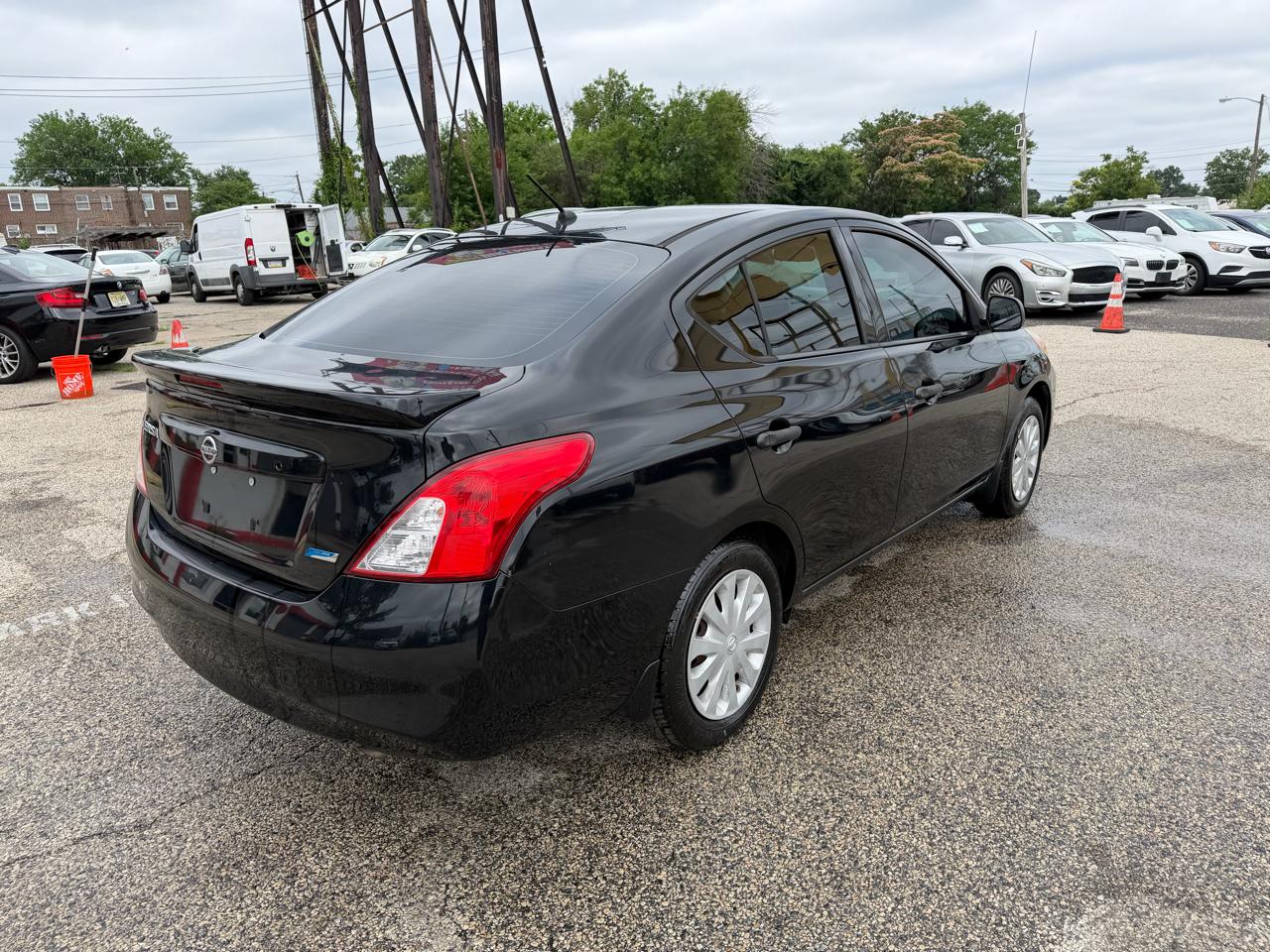 Nissan Versa 4dr Sdn CVT 1.6 S Plus 2014