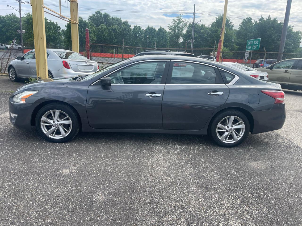 Nissan Altima 4dr Sdn I4 2.5 SV 2013