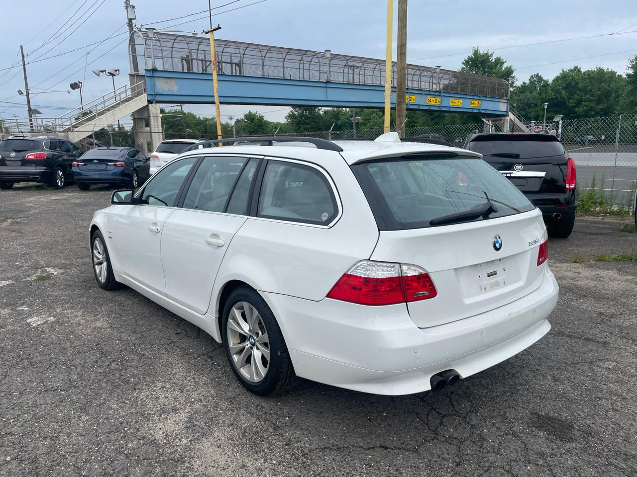 BMW 5 Series 4dr Sports Wgn 535i xDrive AWD 2010