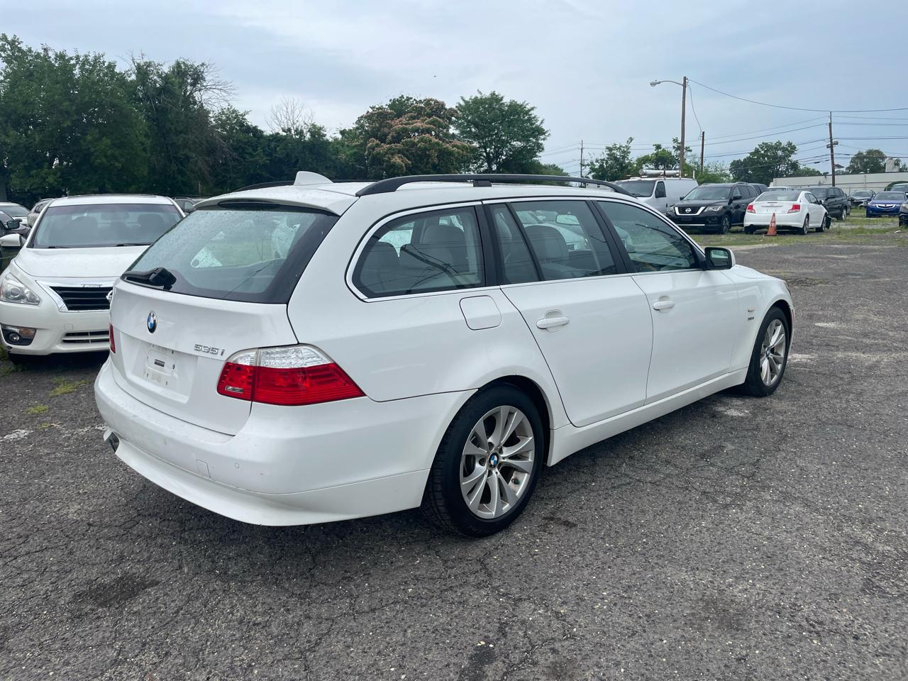 BMW 5 Series 4dr Sports Wgn 535i xDrive AWD 2010