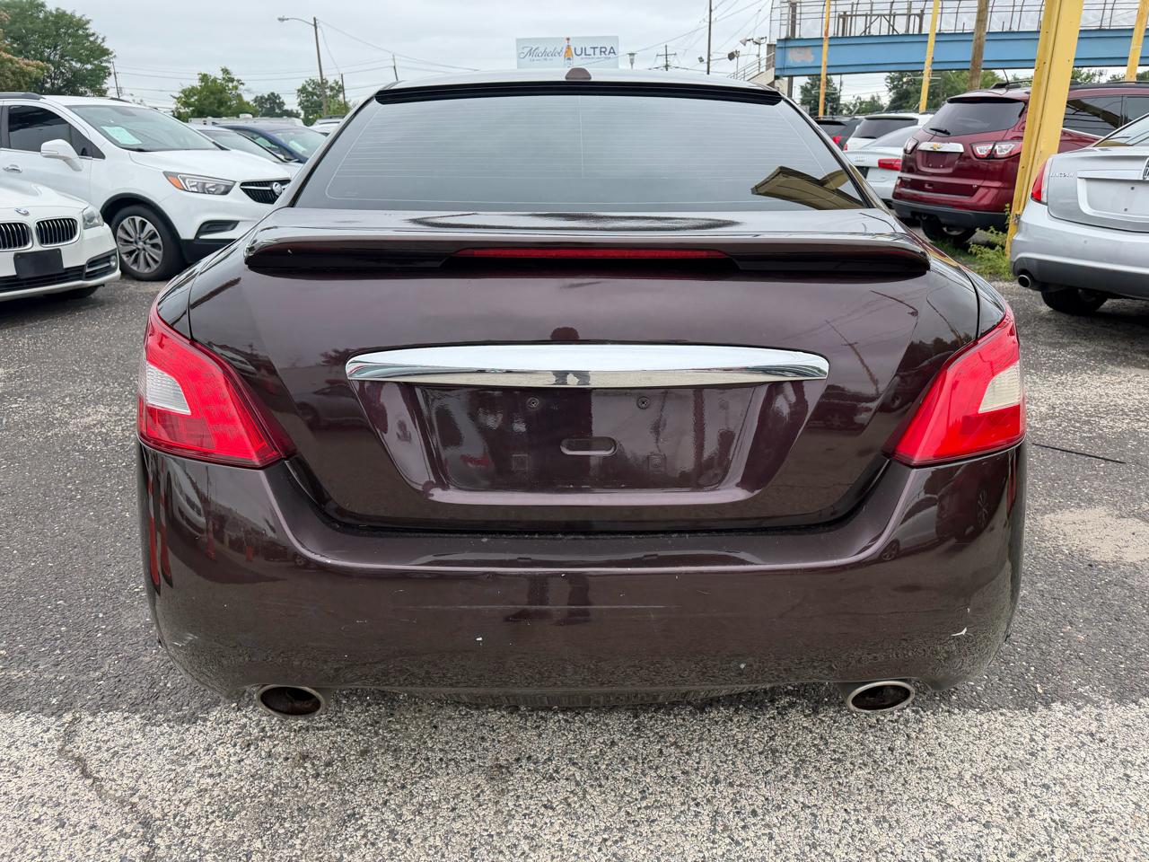 Nissan Maxima 4dr Sdn V6 CVT 3.5 SV 2011