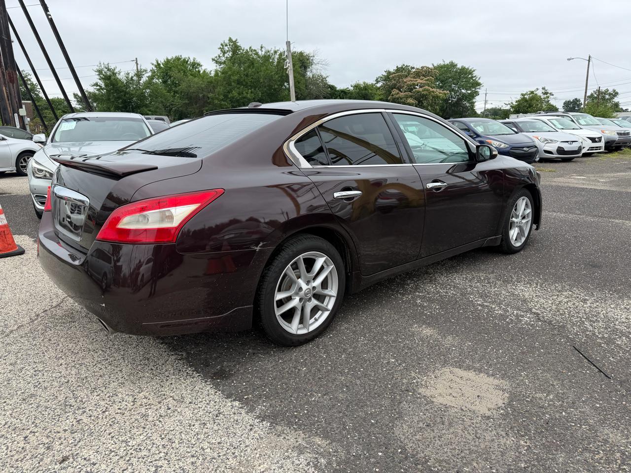 Nissan Maxima 4dr Sdn V6 CVT 3.5 SV 2011