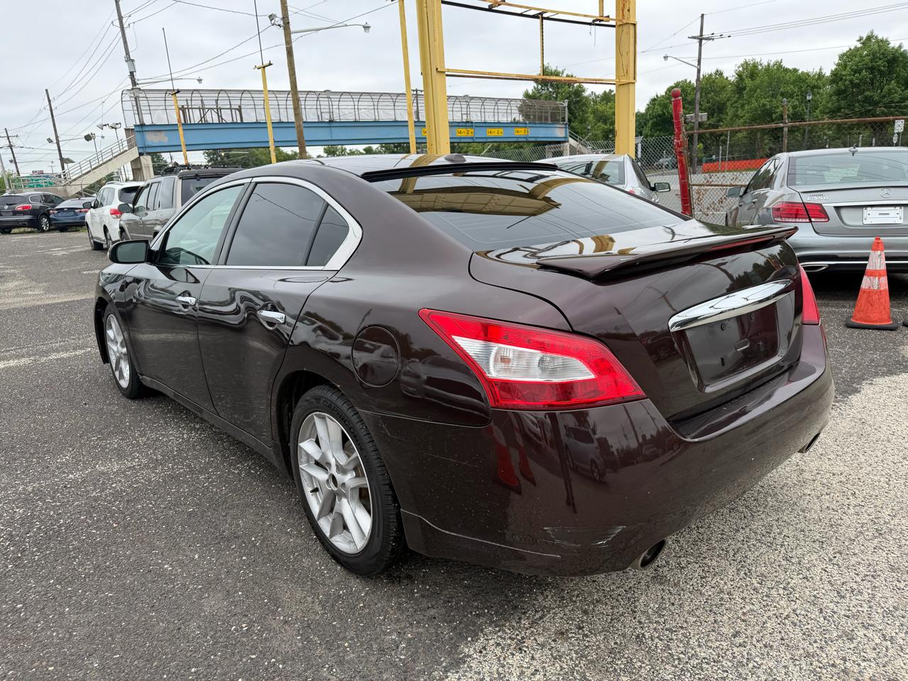 Nissan Maxima 4dr Sdn V6 CVT 3.5 SV 2011