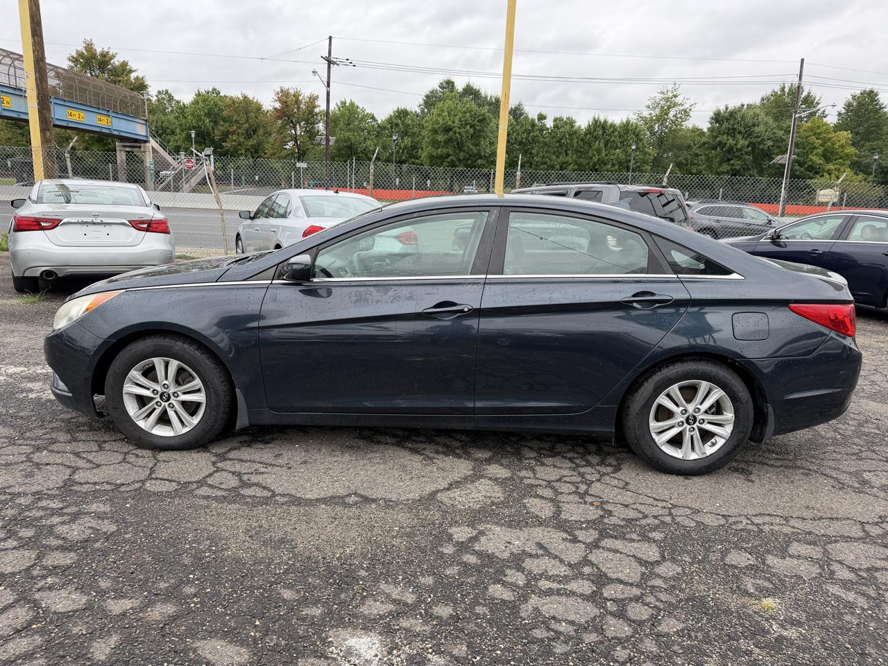 Hyundai Sonata 4dr Sdn 2.4L Auto GLS PZEV 2011