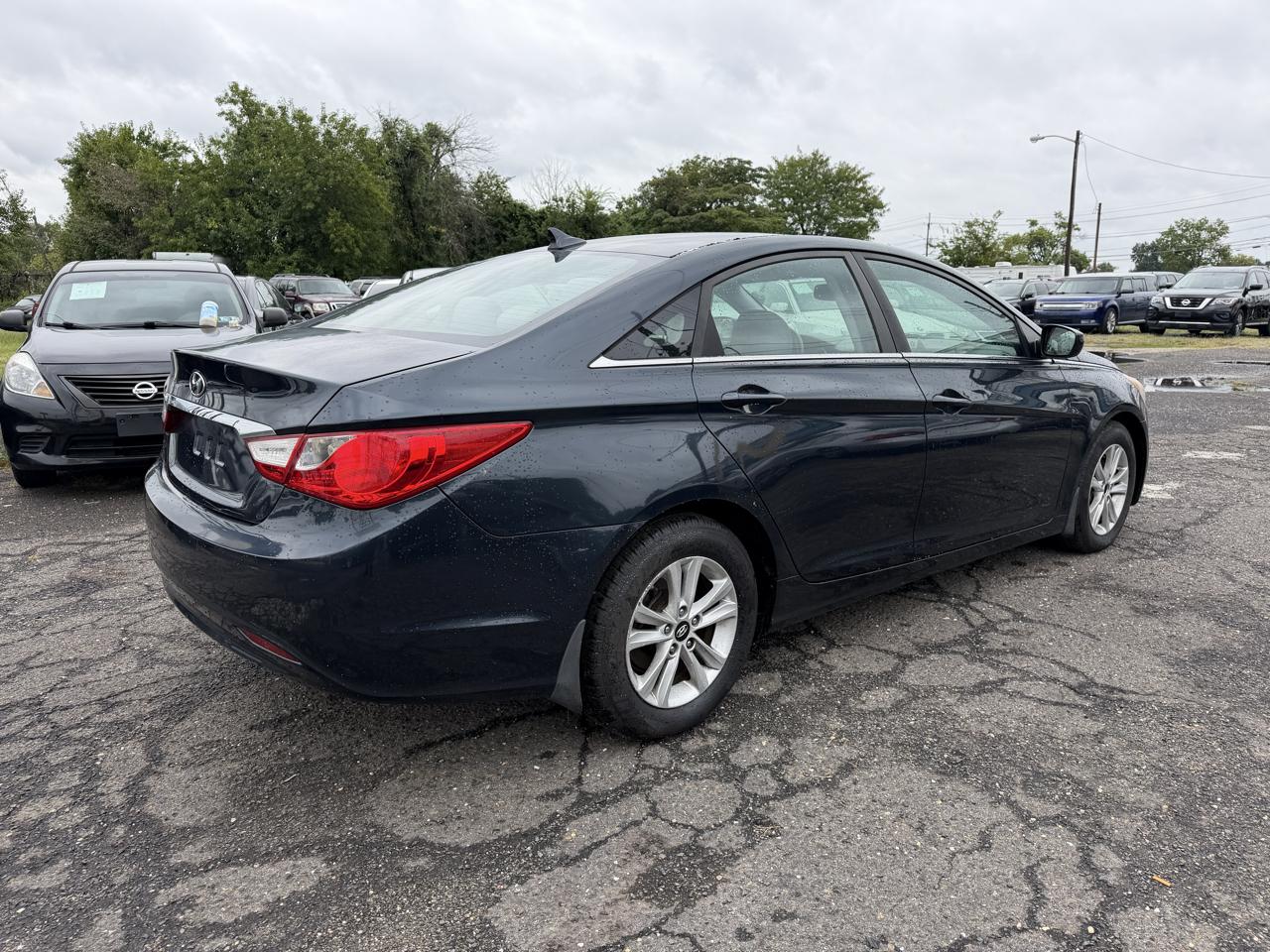 Hyundai Sonata 4dr Sdn 2.4L Auto GLS PZEV 2011